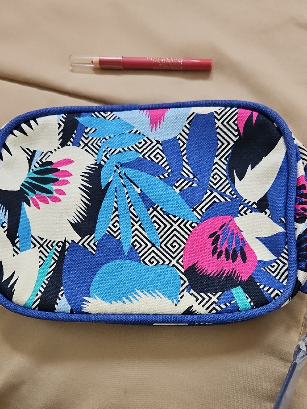 Estee Lauder Floral Cosmetic Pouch in Blue, Pink, White With Lip Pencil